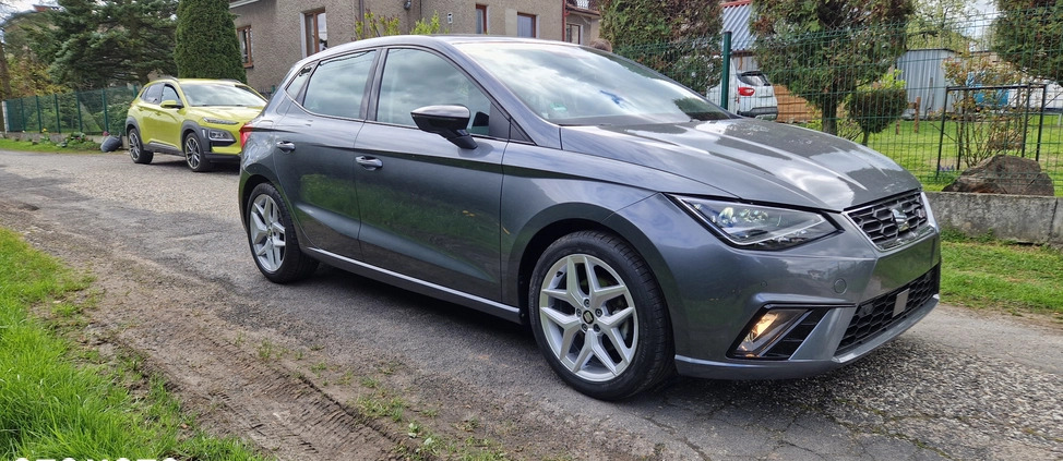 Seat Ibiza cena 63900 przebieg: 63900, rok produkcji 2018 z Skoczów małe 121